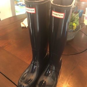 Women’s size US 7 - Tall Glossy Hunter Boots- Navy